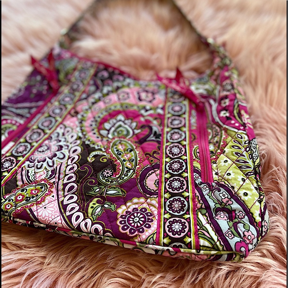 Vera Bradley Very berry Paisley Hobo Bag Excellent Condition
